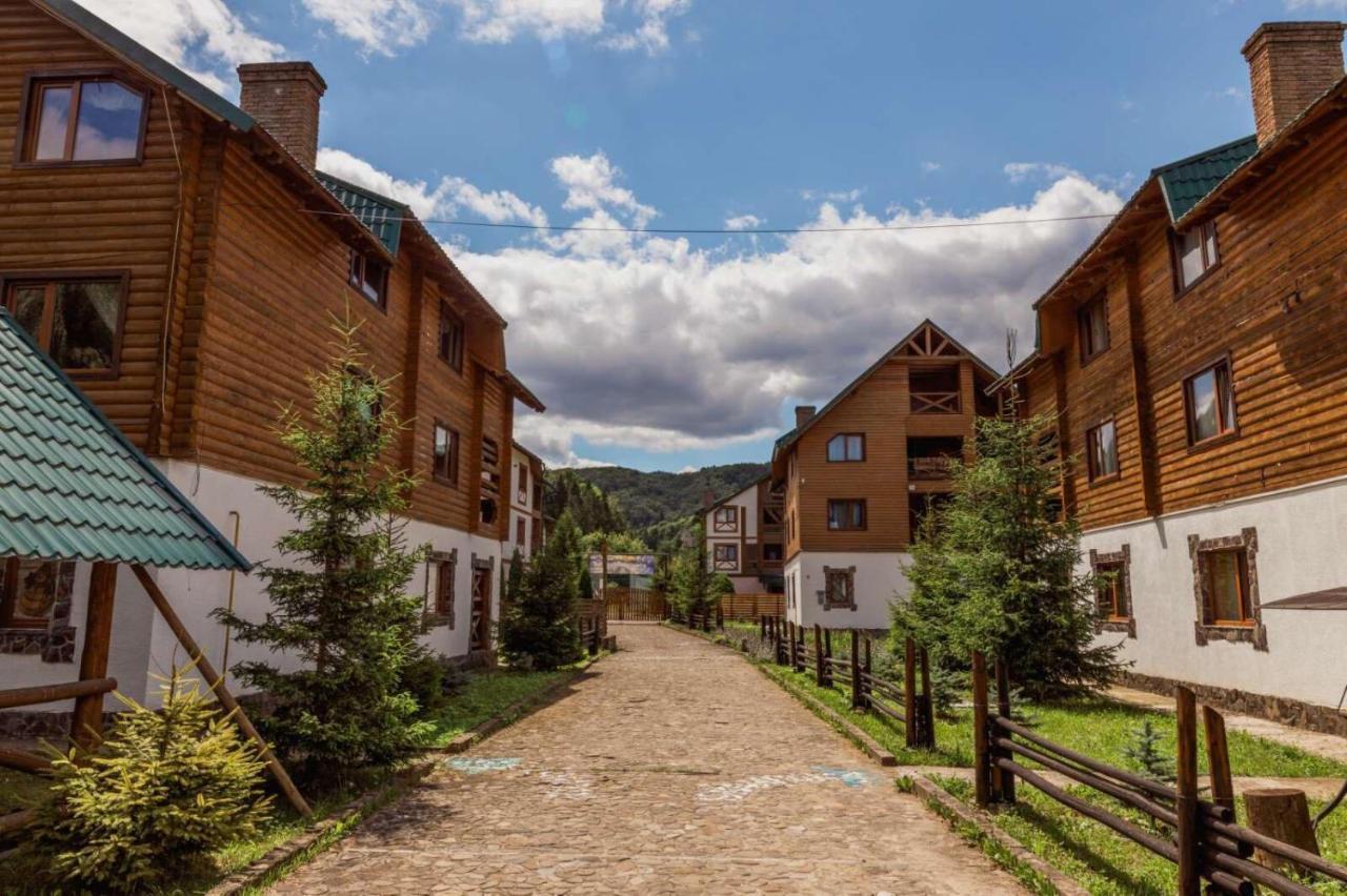 Edelweiss Carpathians Migovo Hotel Eksteriør billede